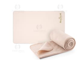 180 g/m² polar blanket in various colors in an open cardboard box. The image shows a single product in a modern, clean