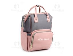 Mochila maternidad moderna y elegante para facilitar el día a día de las mamás. Con diseño sofisticado y espacioso, ideal