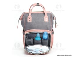 Mochila maternidad moderna y elegante para facilitar el día a día de las mamás. Con diseño sofisticado y espacioso, ideal