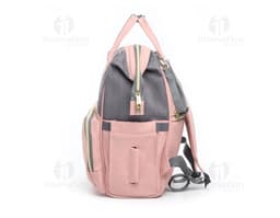 Mochila maternidad moderna y elegante para facilitar el día a día de las mamás. Con diseño sofisticado y espacioso, ideal