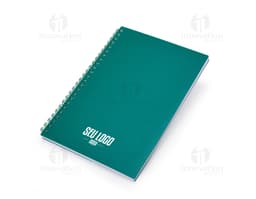 Caderno A5 de plástico com wire-o metálico em um modelo de papel timbrado em branco, com bordas decorativas e padrões vintage