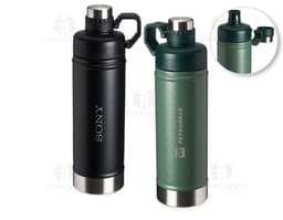 Garrafa térmica 700ml em metal prateado, moderna e profissional. Apresenta design retro e clássico, com tampa de aperto e