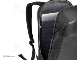 Mochila premium para notebook en cuero negro, con puerto USB integrado. Equipamiento moderno y sofisticado, ideal para viajes