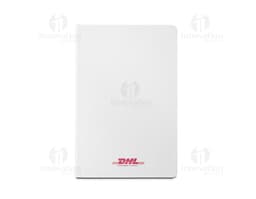 Bloco de anotações 21x15 em um escritório vazio com notebook, papel em branco, objetos de papelaria e espaço para escrever.