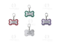 Chaveiro Pets Pequeno em preto e branco, com design de silhuetas de animais. Ideal para colecionadores, amantes de animais e