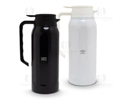 Garrafa térmica de 1,4 litros, ideal para manter sua bebida quente ou fria por horas. Feita de plástico resistente e isolada