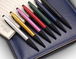 Caneta metal touch para escrita suave e precisa. Perfeita para assinar documentos ou fazer anotações no escritório. Ideal