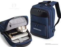 Mochila de poliéster preta de 29 litros, com fecho de zíper, alça de couro, bolso de metal, design moderno e elegante.