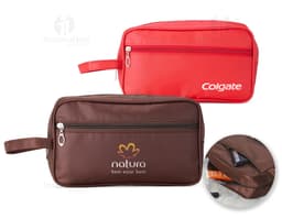 Necessaire em poliéster, perfeita para manter seus pertences organizados e com estilo. Ideal para viagens ou uso no dia a