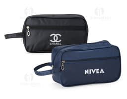 Necessaire em poliéster, perfeita para organizar seus itens com praticidade e estilo. Feita em material resistente, possui