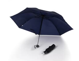 Manual nylon vinyl umbrella with a modern design in colorful and vibrant tones. The steel frame provides protection against