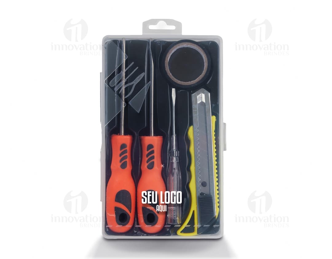 Kit d'outils de 5 pièces en métal argenté et noir. Technologie moderne et équipement électronique, avec boutons, écran et