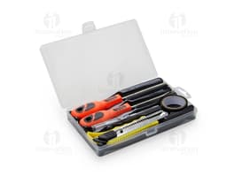 Kit d'outils de 5 pièces en métal argenté et noir. Technologie moderne et équipement électronique, avec boutons, écran et