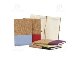 Caderneta A5 em cortiça, perfeita para anotar suas ideias e pensamentos. Ideal para organização e lembranças. Feita com