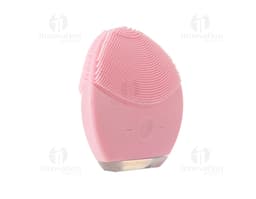 Massageador e Limpador Facial Elétrico em fundo preto, equipamento de tecnologia moderna com design eletrônico. O aparelho