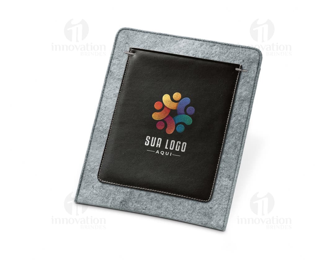 Bolsa para tablet em couro preto - Proteja seu dispositivo com estilo e elegância. Ideal para reuniões de negócios, aulas ou