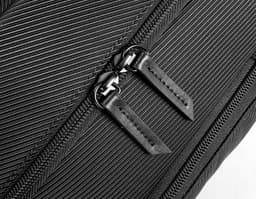 Mochila para Notebook Premium em couro preto, com ziper de metal, fecho seguro, bolso interno para dinheiro e notas, ideal