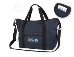 Black leather sports bag with zipper, single strap, and carrying handle. Modern and stylish, ideal for travel and sports.