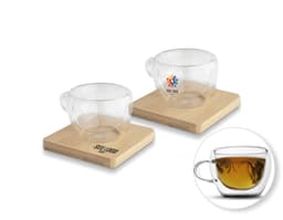 Dos vasos de pared doble, cada uno con capacidad de 60ml, hechos de bambú.