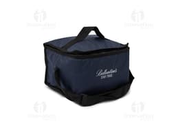 Bolsa térmica 8 litros preta de couro, moderna e elegante, ideal para transporte de itens pessoais ou compras. A bolsa possui