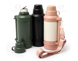 1250ml thermal bottle in black, with a screw cap and modern design.