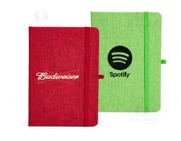 Linen notebook with pen holder, in neutral colors, with protective cover, blank pages, and elastic closure. Ideal for office