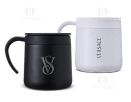 Taza Térmica Inox 350ml sobre fondo blanco, sin estampado, con tapa roscada y asa para transporte.