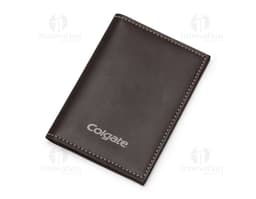 Capa de documentos em material sintético preto com fecho de botão e detalhe de costura branca.
