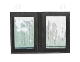 Capa de documentos em material sintético preto com fecho de botão e detalhe de costura branca.