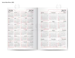 Agenda Lisa branca, com capa lisa e páginas em branco, sobre uma mesa de madeira.