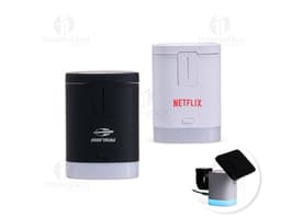Base de carregamento por indução 3 em 1 em um ambiente de escritório, com smartphone, smartwatch e fones de ouvido colocados
