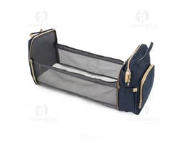 Mochila funcional em nylon preto, com alça de couro, fecho de zíper, compartimento para laptop e capacidade de 31 litros.