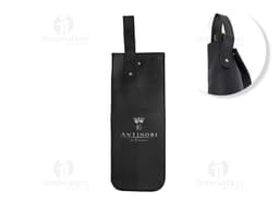Porta Vinho PU preto com alça de couro, design elegante e prático para transportar garrafas de vinho com segurança.