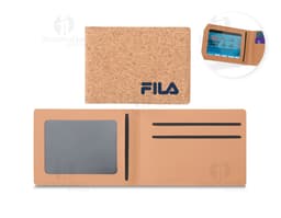 Porta-tarjetas de Corcho negro con detalles en dorado.
