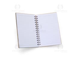Caderno Bambu com capa de tecido estampado em tons de verde e castanho, folhas em papel reciclado e marcador de páginas de