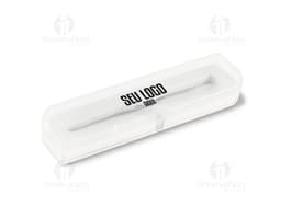 Caja de almacenamiento para pen drive negra, con capacidad para guardar hasta 10 unidades.