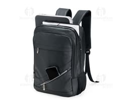 Mochila Couro Sintético 18 Litros em cor marrom escuro, possui alças ajustáveis e fecho com zíper. Ideal para uso diário ou