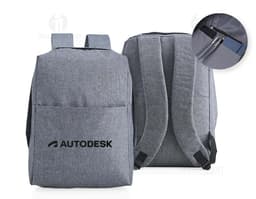 Mochila de poliéster preta com design vintage, possui bloqueador RFID para proteção de seus pertences pessoais. Ideal para