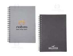 Caderno Cromato em design preto, com páginas em branco para anotações e espaço para adicionar mensagens e listas. Possui capa