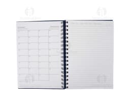 Caderno Cromato em design preto, com páginas em branco para anotações e espaço para adicionar mensagens e listas. Possui capa