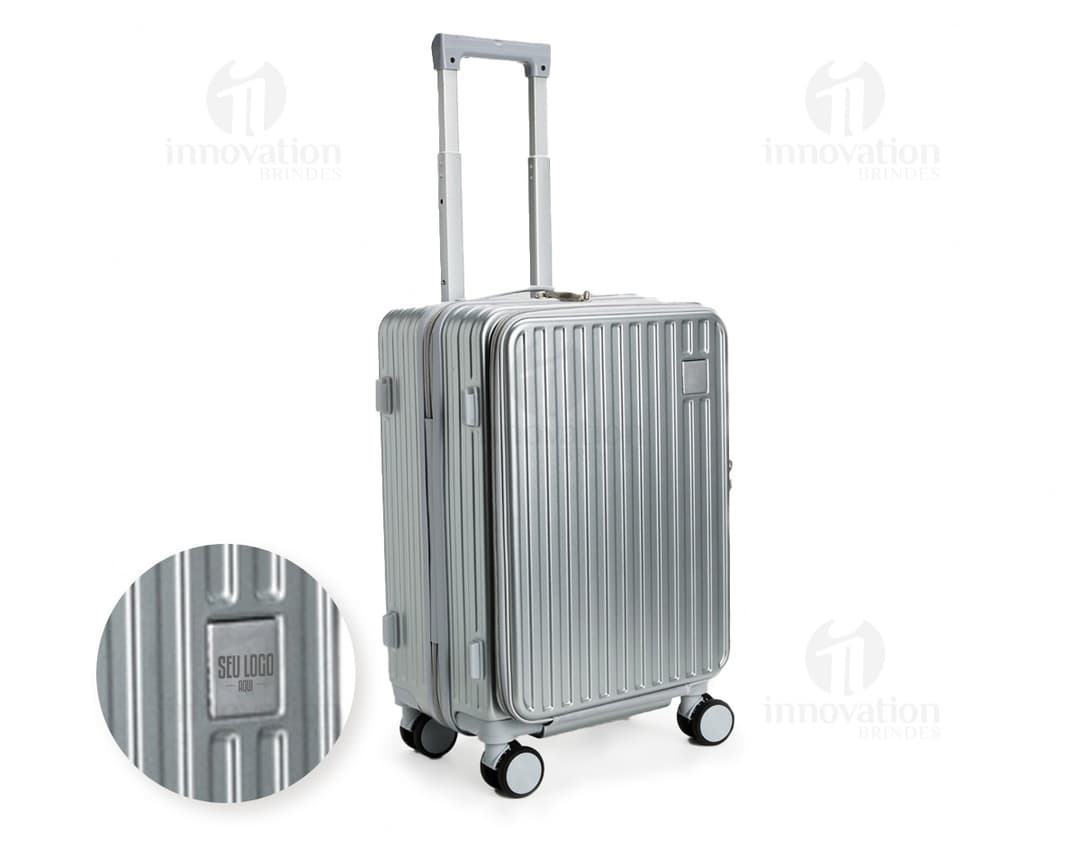 Mala de viagem de 32 litros na cor preta, com rodinhas e alça retrátil. Ideal para viagens curtas e práticas.