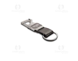 Chaveiro de metal com mosquetão e acabamento em couro animal preto. Elegante e moderno, combina estilo e praticidade. Ideal
