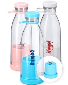 Garrafa plástica transparente de 380 ml para bebidas. A garrafa possui tampa e rótulo, ideal para armazenar líquidos como água, sucos ou refrigerantes.