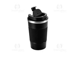 Copo térmico de 350ml em metal cromado, com tampa e parede dupla para manter a temperatura da bebida por mais tempo. Design