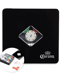 Imagem de um Kit Poker com 100 fichas, com design moderno em tons de preto e prata. O kit inclui um notebook, telefone