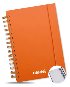 Caderno Couchê em branco, com anéis espirais, papel listrado, espaço para escrever, design limpo e moderno. Perfeito para uso escolar, de negócios ou pessoal.