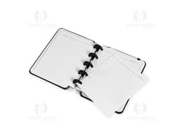 Caderno de disco percalux em prata, design moderno, aberto com papel em branco, teclado, pen drive, equipamento de