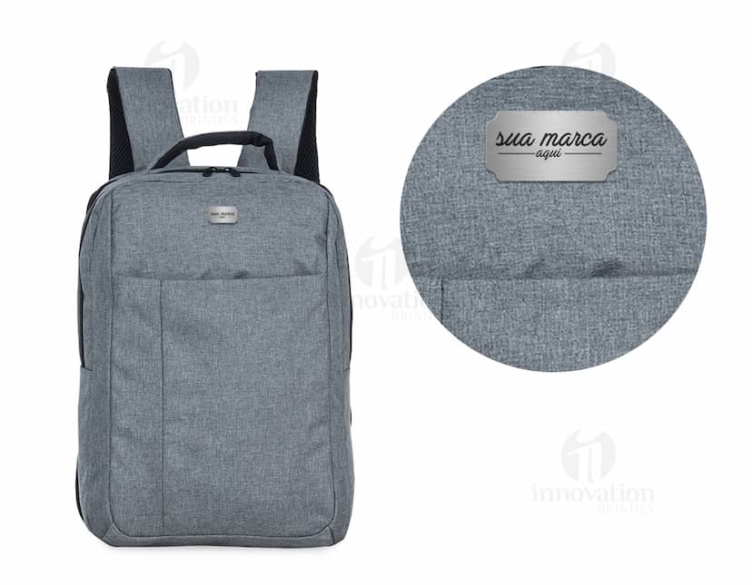 Kit com 6 porta copos em formato redondo, feitos de cerâmica branca com estampas coloridas de frutas e flores. Cada porta copo possui uma base antiderrapante para evitar acidentes.