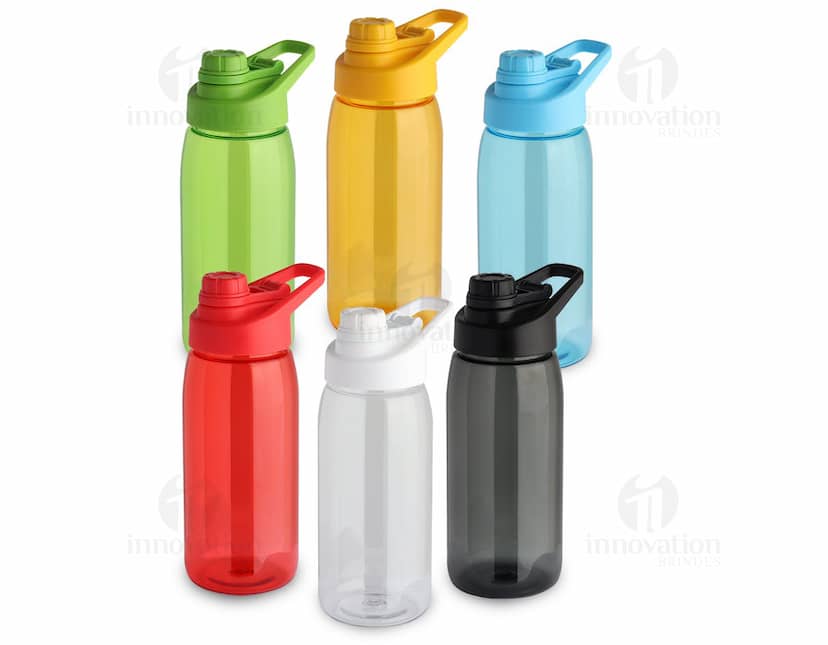 Garrafa plástica transparente de 600ml com tampa azul.