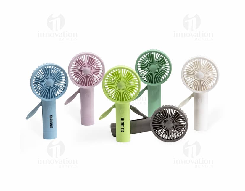 seis porta copos em diversas cores e estilos, dispostos em uma embalagem de kit.